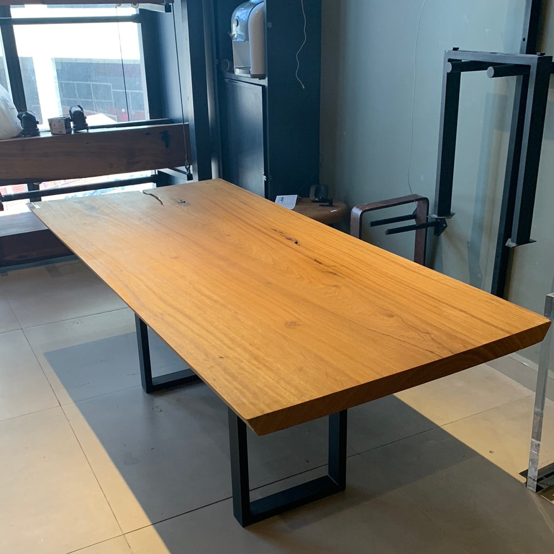 Mesa Madeira Maciça - 95 x 209 cm