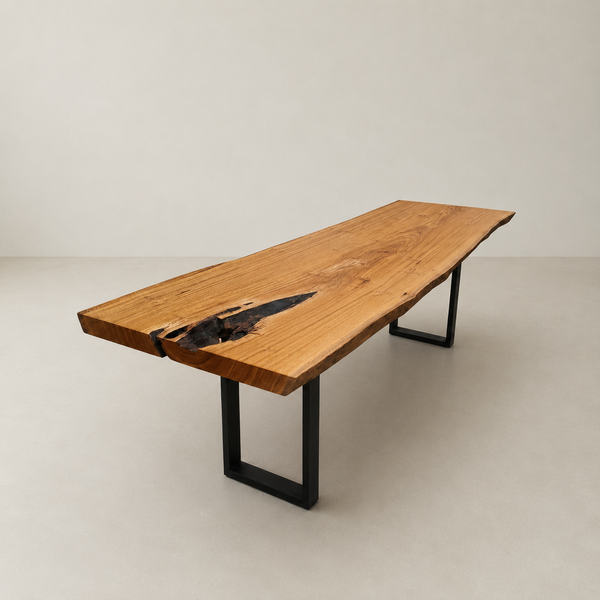 mesa organica arboreal madeira maciça com pe de ferro estilo industrial tampo rustico com detalhes organicos