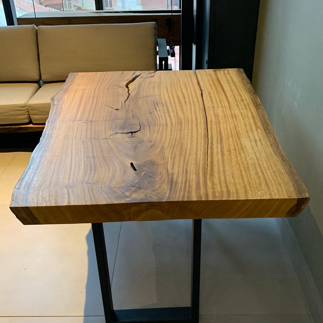 Mesa Madeira Maciça - 103 x 140 cm