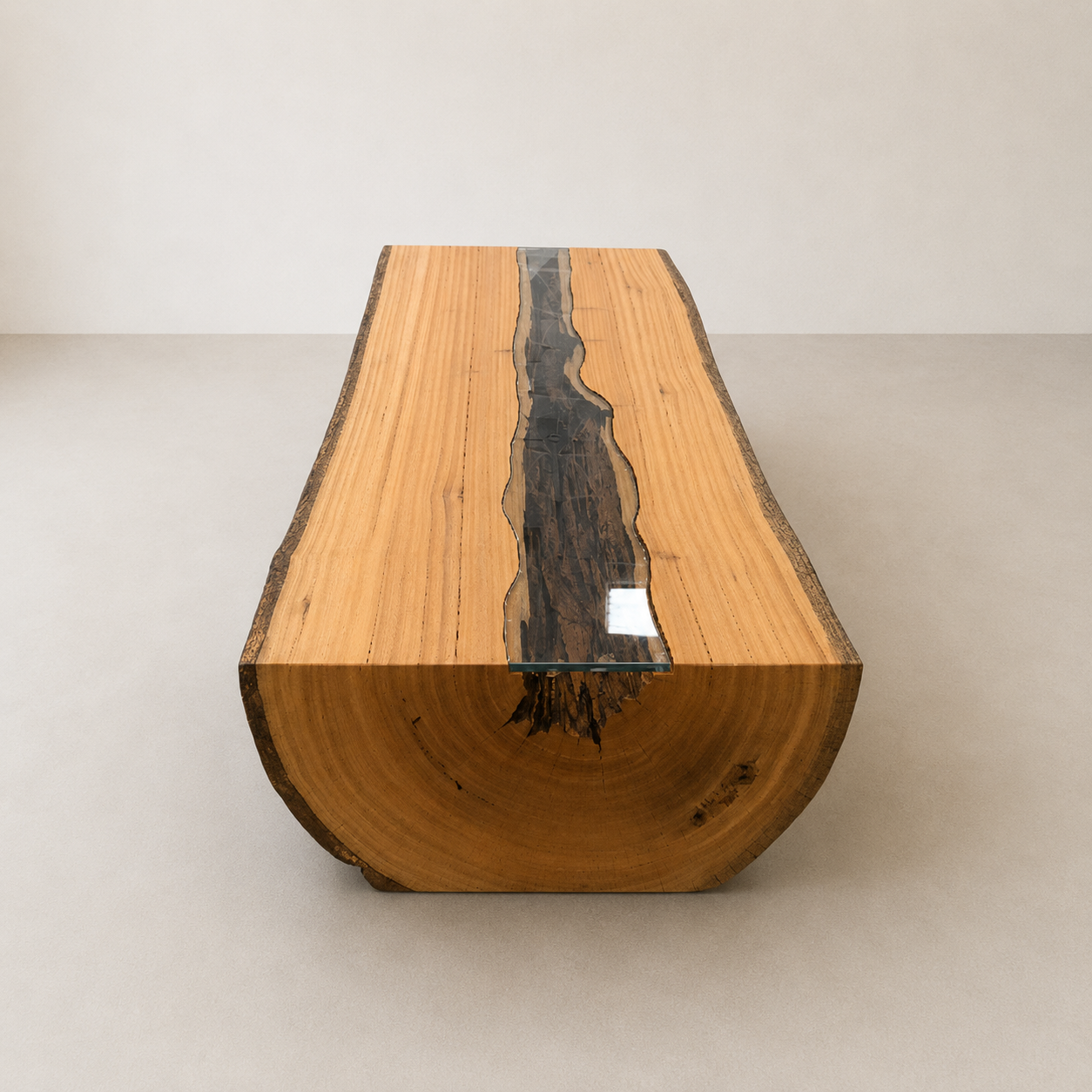 mesa de centro rustica em bloco de madeira maciça com vidro arboreal