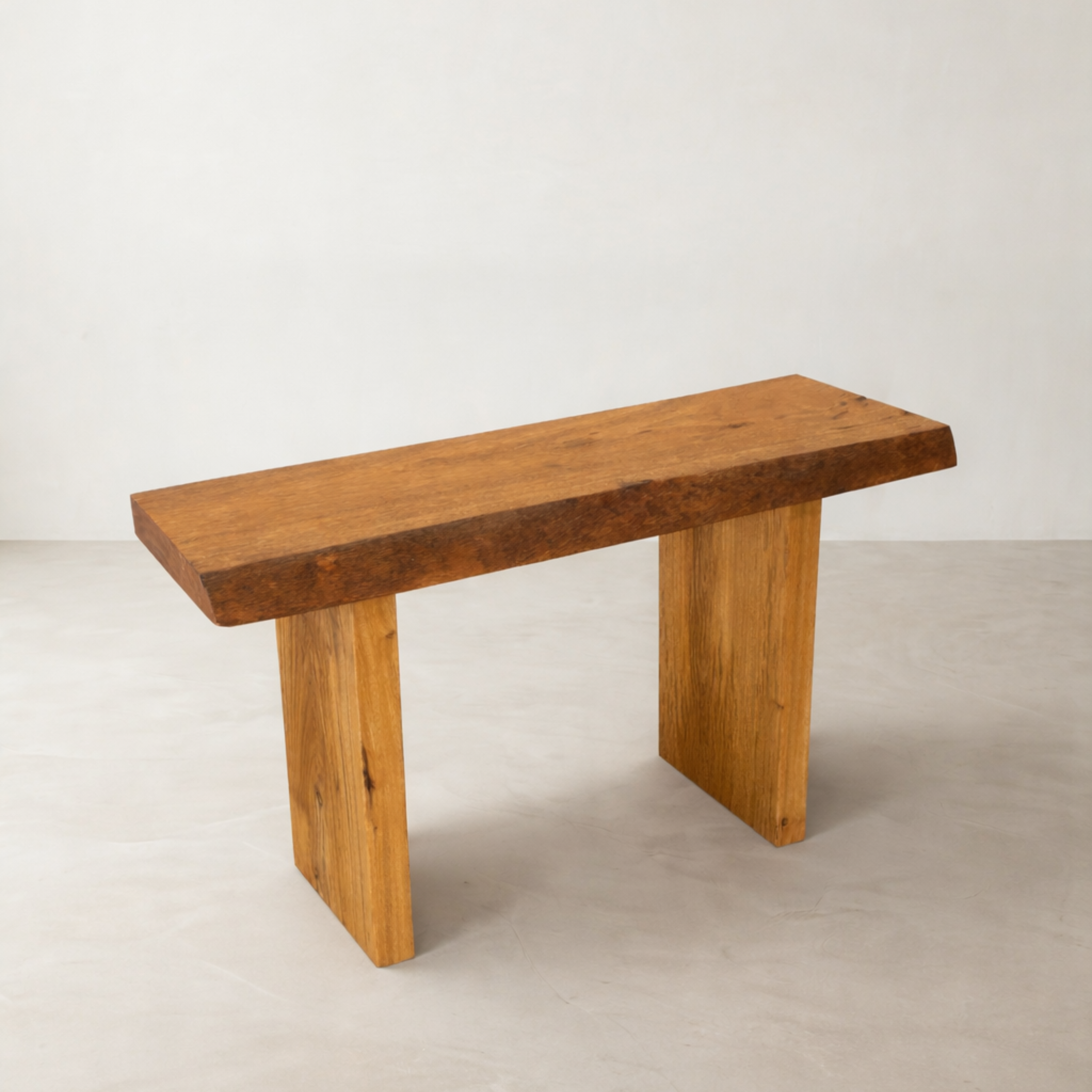 Aparador ArboREAL, linha nature com design orgânico 120x41cm, pronta entrega, ideal para espaços aconchegantes.