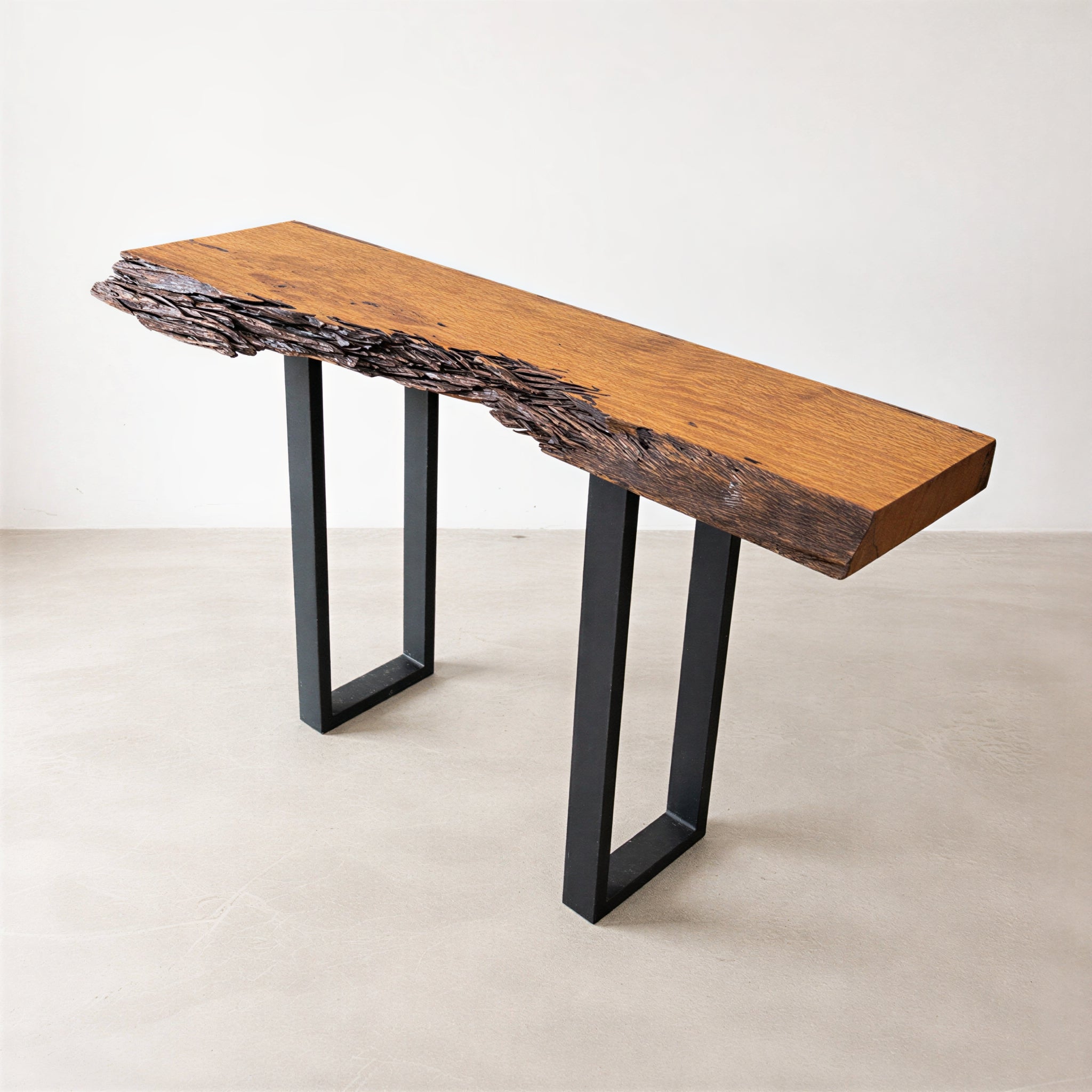 Aparador madeira maciça linha Nature ArboREAL 140x47cm, pronta entrega, ideal para ambientes elegantes.