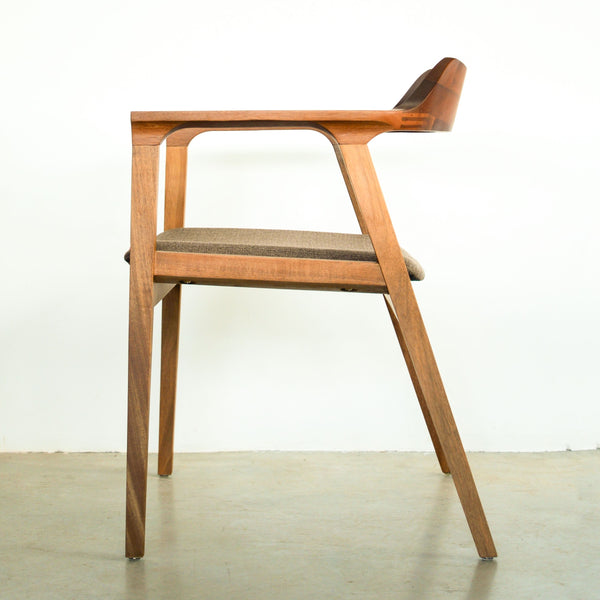 cadeira madeira maciça alto padrao