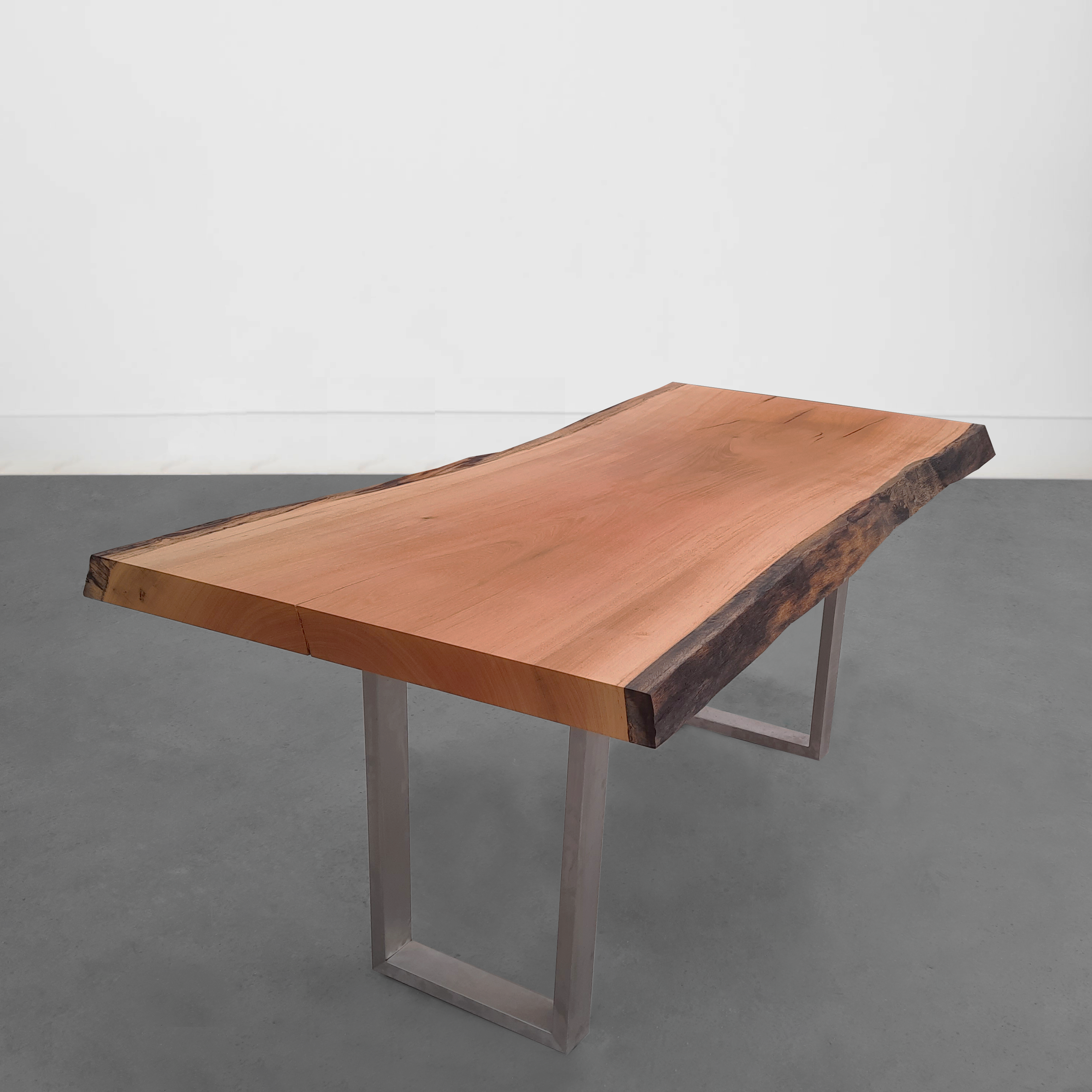 mesa de madeira maciça