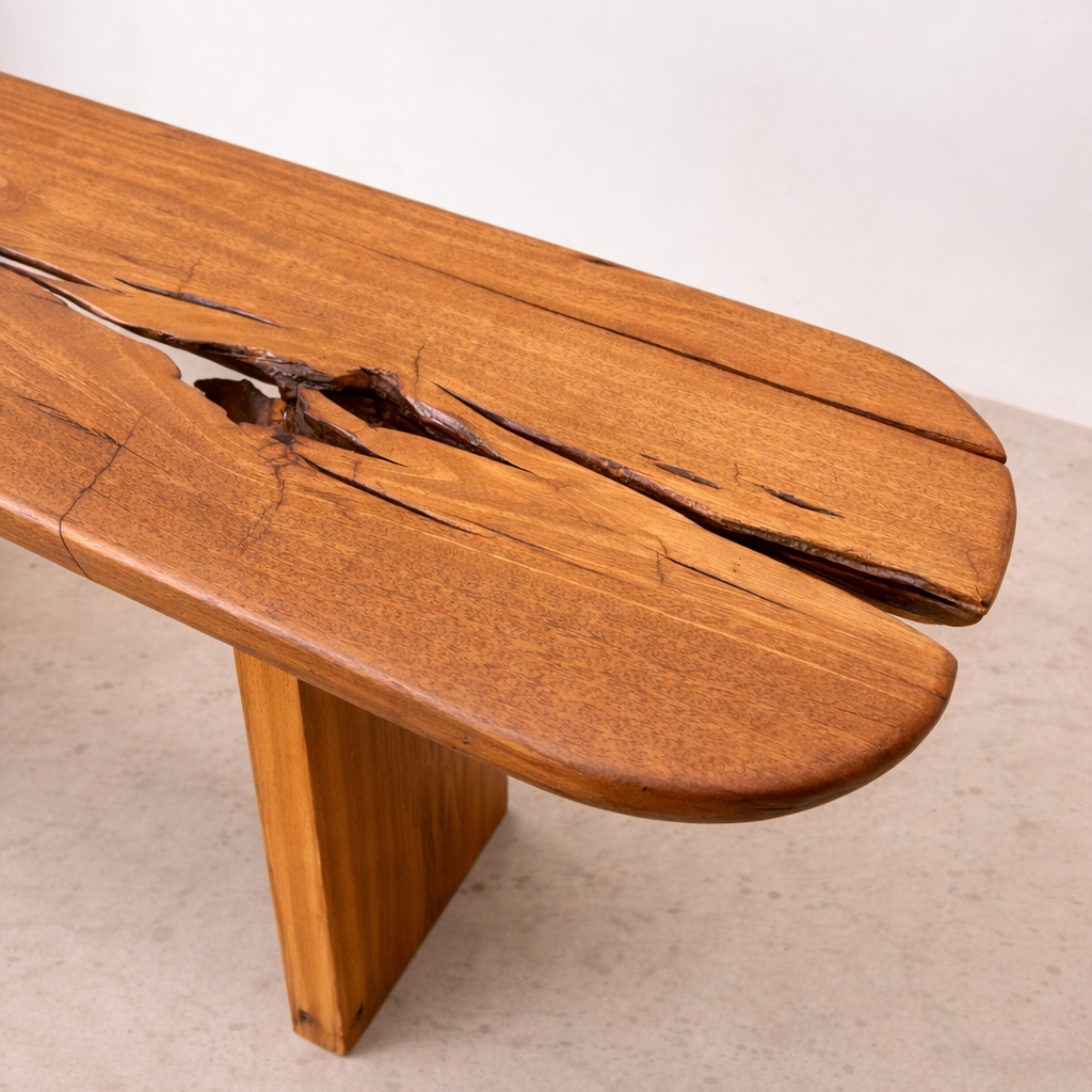 Mesa orgânica ArboREAL linha clean 180x45 cm para 6 lugares, pronta entrega, ideal para ambientes elegantes e modernos.