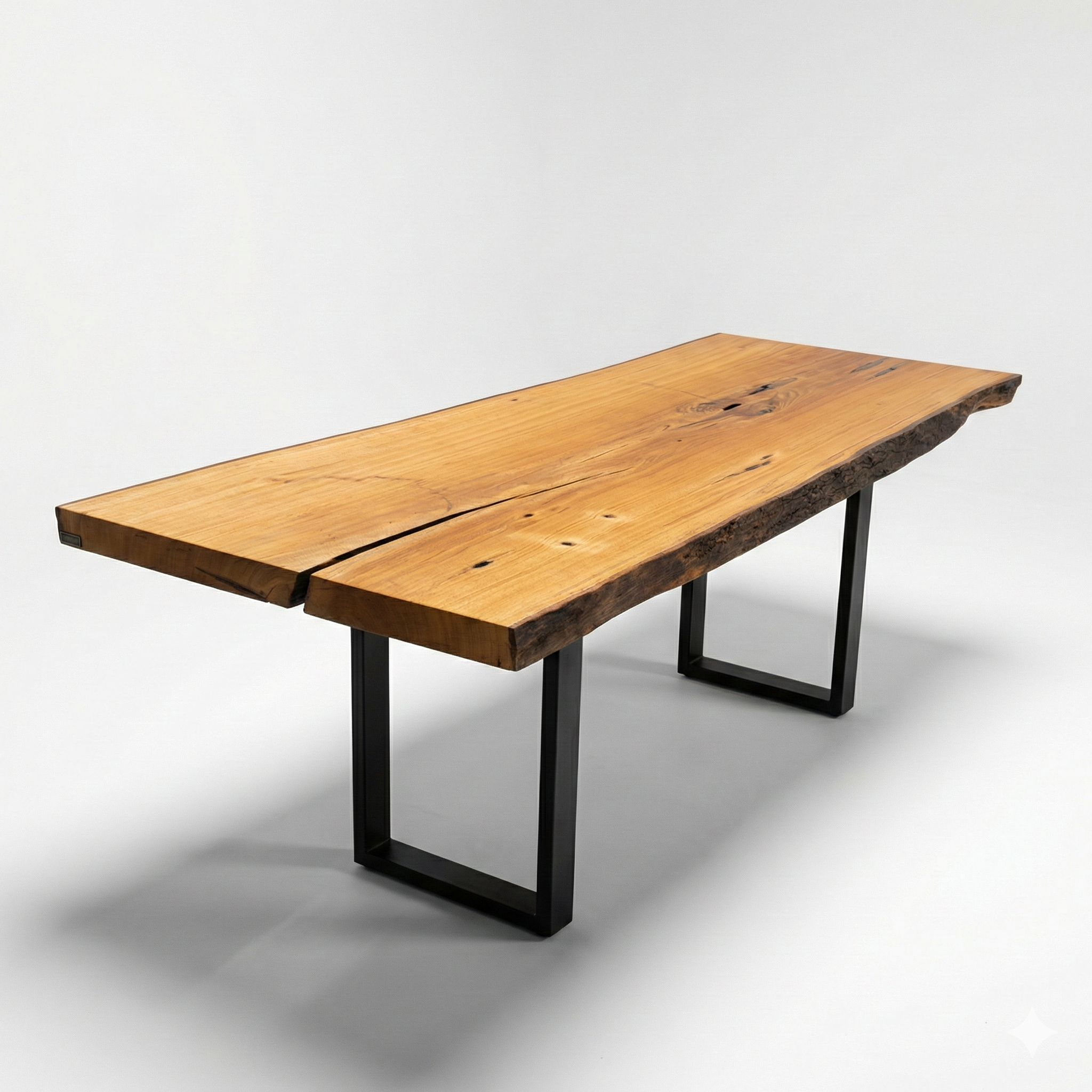 mesa organica arboreal madeira maciça com pe de ferro preto estilo industrial tampo rustico com fenda