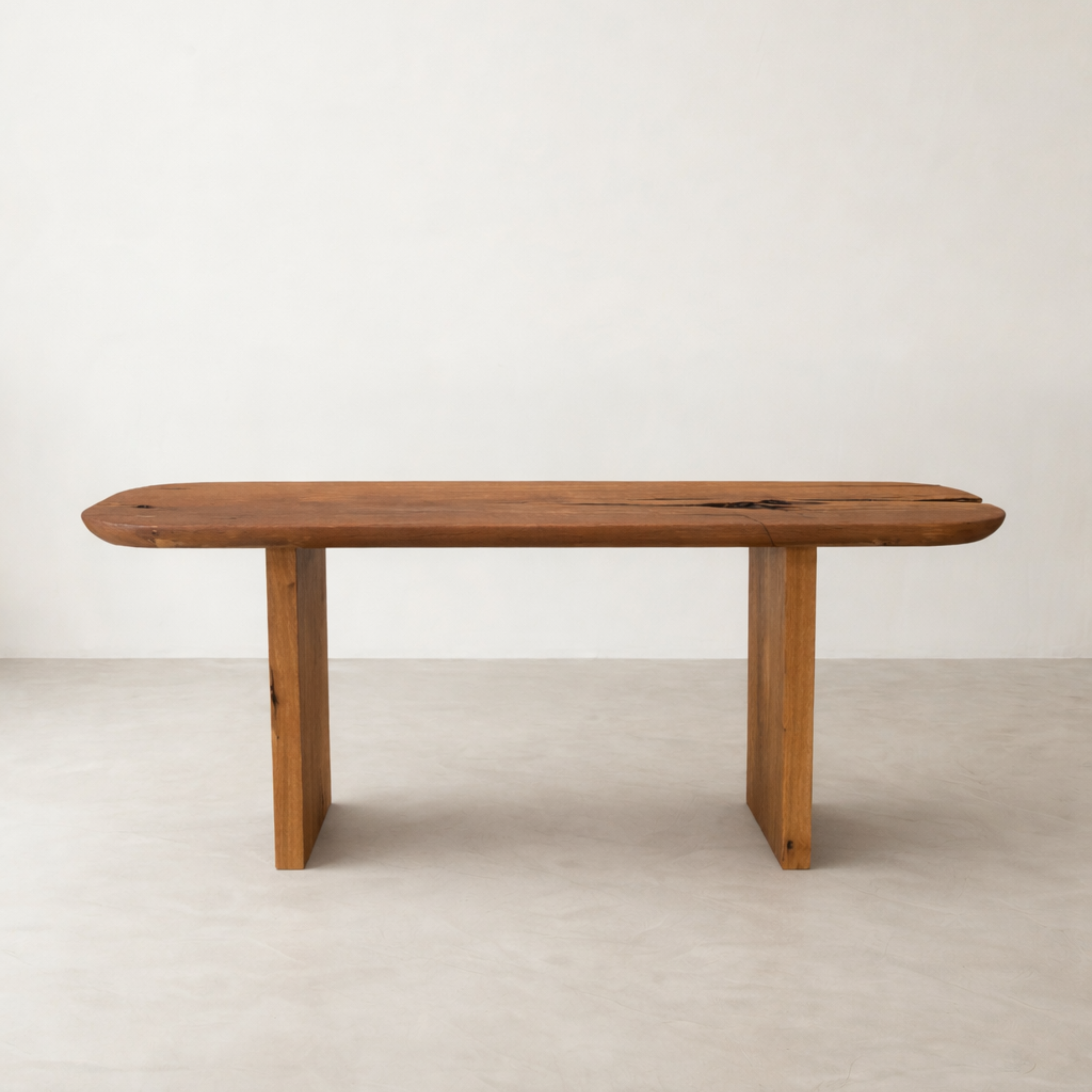 Mesa orgânica ArboREAL linha clean 180x45 cm para 6 lugares, pronta entrega, ideal para ambientes elegantes e modernos.
