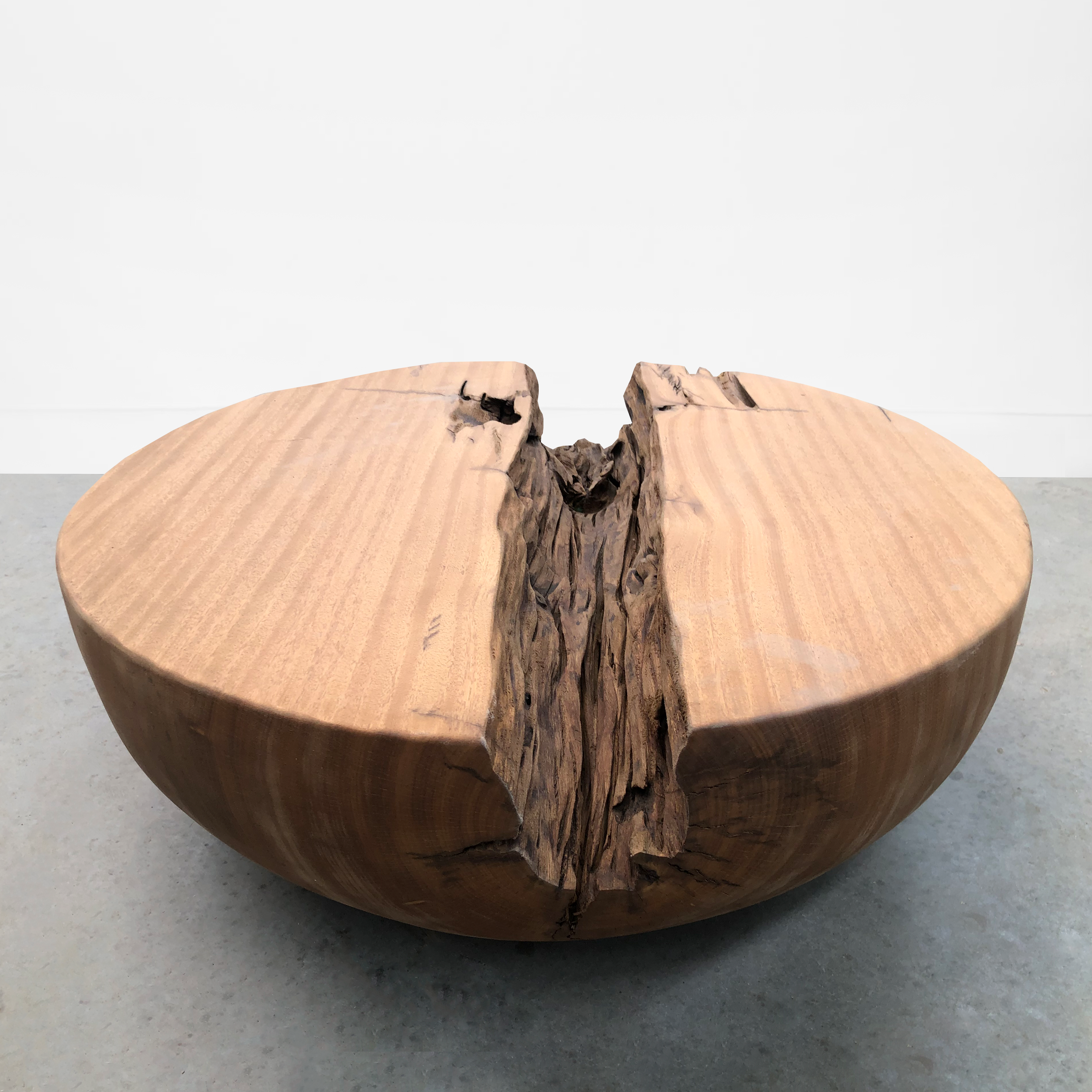 mesa de apoio de madeira maciça