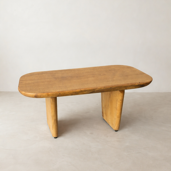 Mesa de jantar orgânica linha clean ArboREAL 120x70 cm para 4 lugares, pronta entrega, ideal para ambientes elegantes.