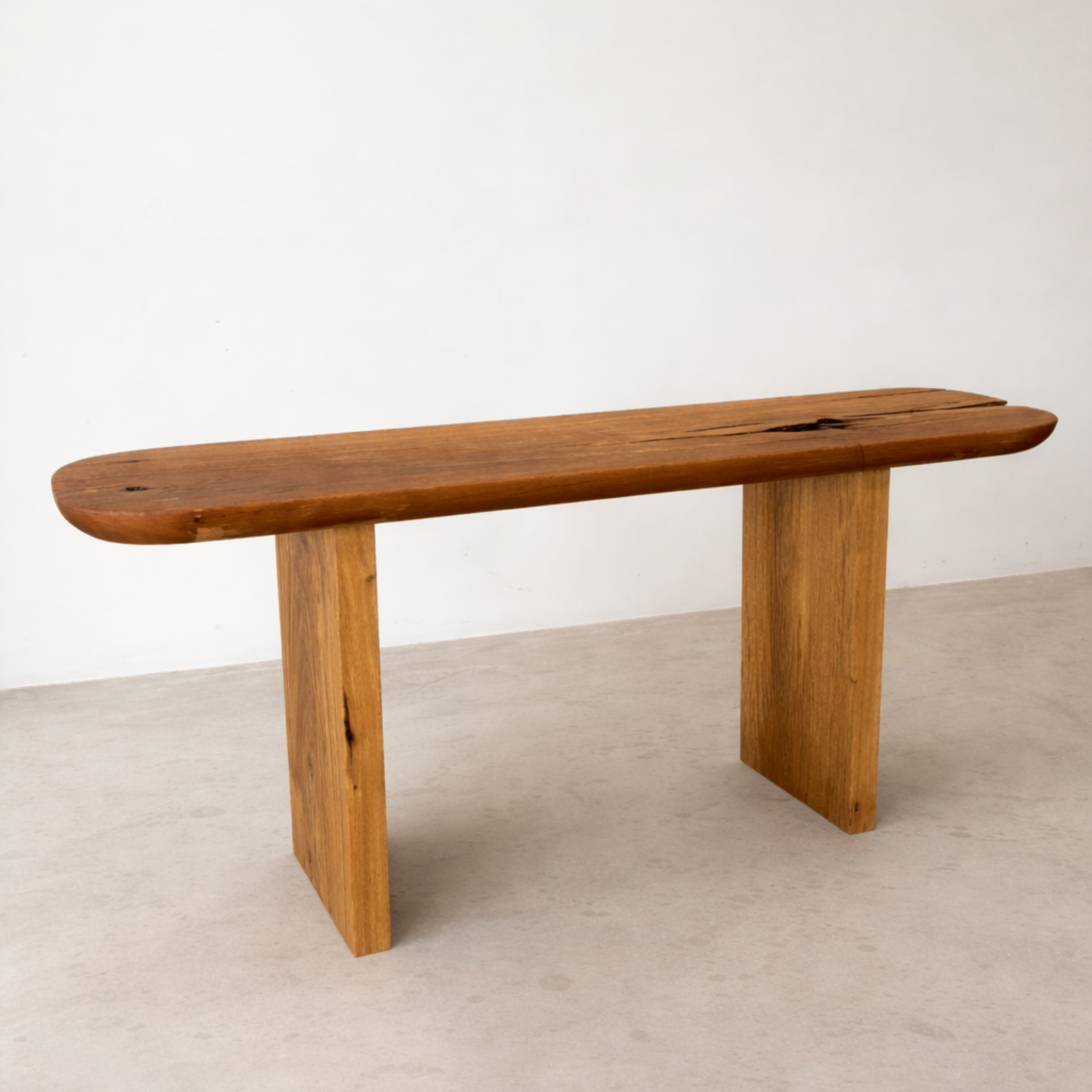 Mesa orgânica ArboREAL linha clean 180x45 cm para 6 lugares, pronta entrega, ideal para ambientes elegantes e modernos.
