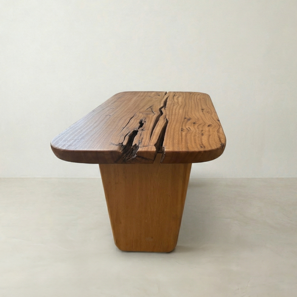 Mesa de jantar orgânica linha clean ArboREAL 160x80 cm, pronta entrega, perfeita para ambientes sofisticados.