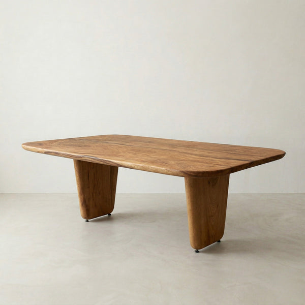 Mesa de jantar orgânica linha clean ArboREAL, 200x113 cm em madeira maciça, pronta entrega, perfeita para salas sofisticadas, até 8 lugares.