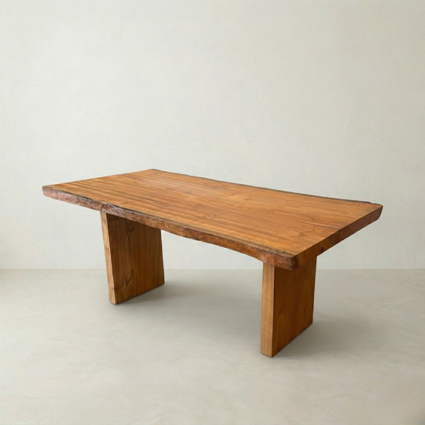 Mesa orgânica linha rústica ArboREAL em madeira maciça 180x83 cm, pronta entrega, ideal para salas amplas e sofisticadas.