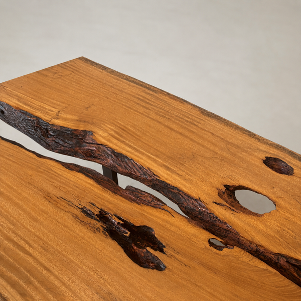 Mesa orgânica linha rústica ArboREAL, em madeira maciça 300x105 cm, pronta entrega, ideal para salas amplas, até 12 lugares.